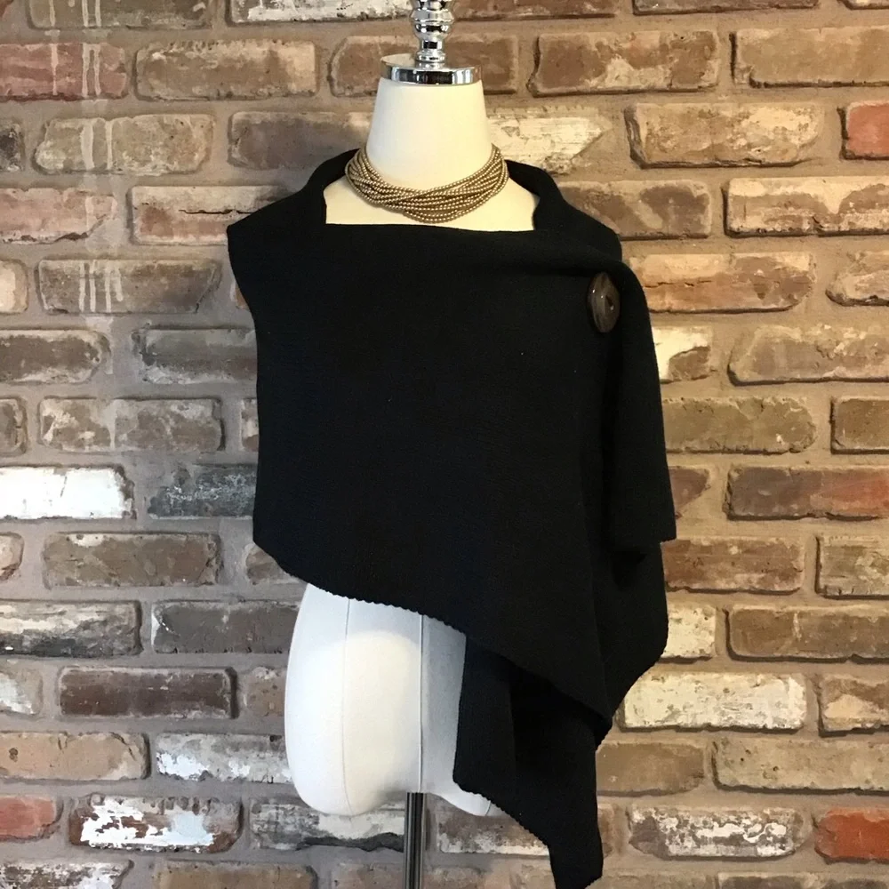 Women's 2 Large Buttons Black Acrylic Sweater Knit Shawl Scarf